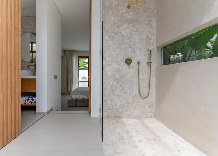 Moon Seaside By Pura Homes *